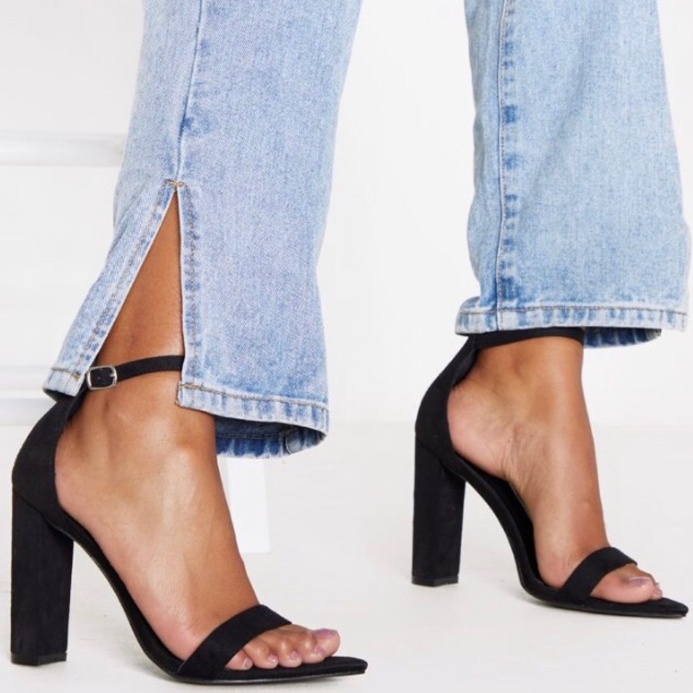 Black Point Toe Block Heel Strap